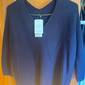 NWT Uniqlo 3/4 Sleeve Knit Top